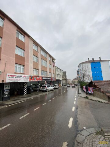 ÇAYIROVA YENİMAHALLE GAZİLER CAD. SATILIK DAİRE VE DÜKKANLAR